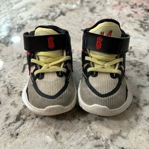 Used Nike Kyrie Sneakers